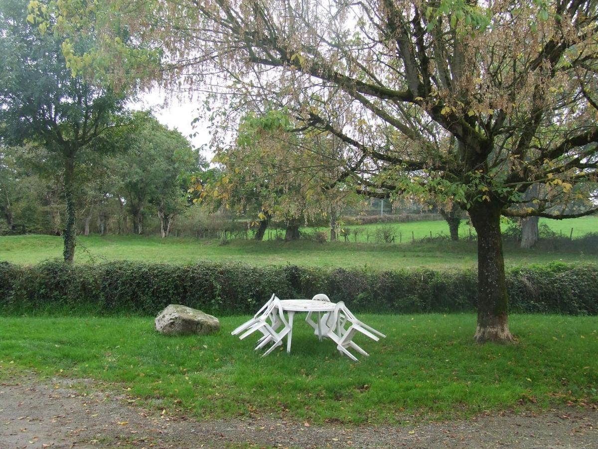 Gite A La Ferme Les Places La Chapelle-Bertrand Eksteriør bilde